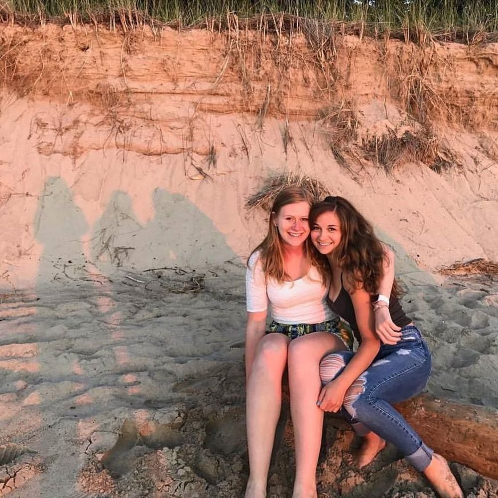 Meet your Posher, Nina